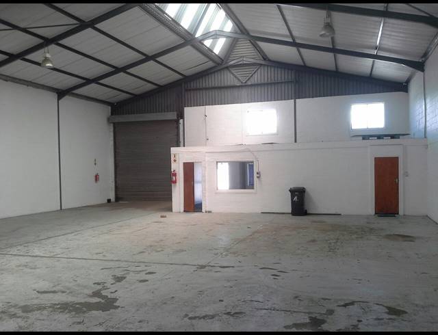 375M² WAREHOUSE TO LET IN EPPING INDUSTRIAL
